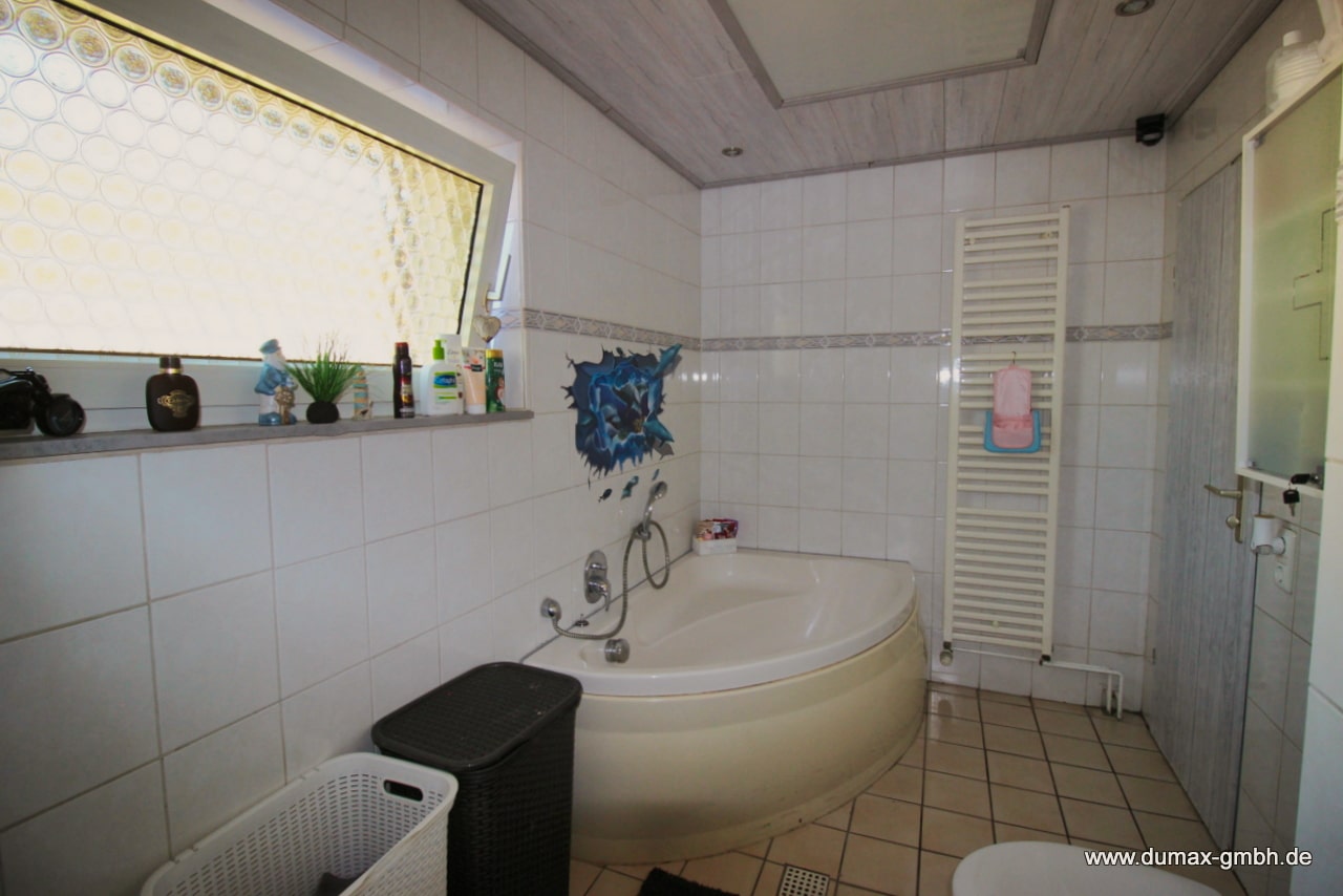 Wohnung 1 - Badezimmer (4)