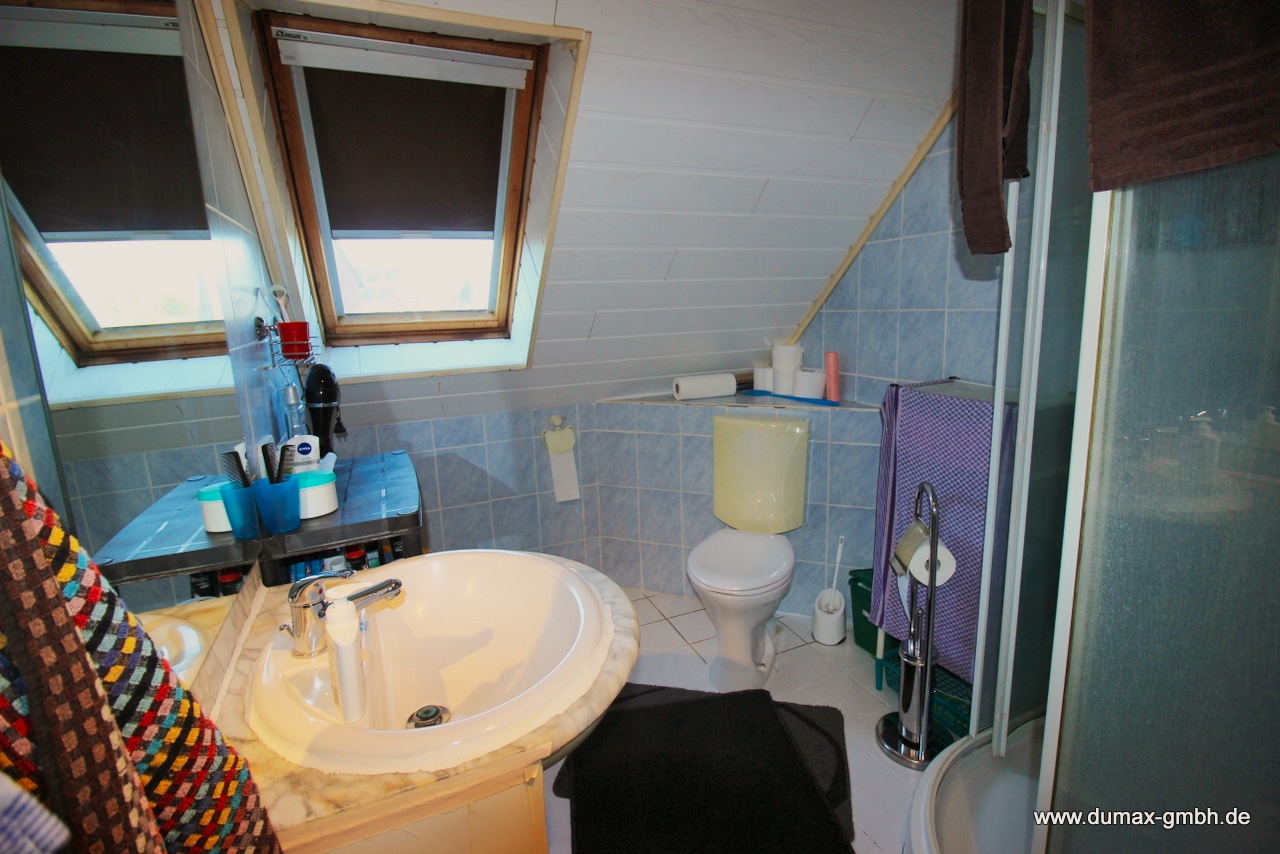 Wohnung 2 - Badezimmer (1)