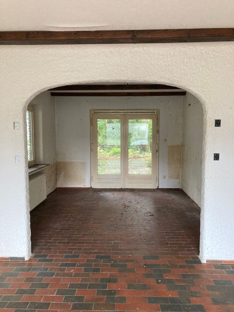 Sanierungsbedürftiges Ein- /Zweifamilienhaus in Top-Lage Sanierungsbedürftiges Ein- /Zweifamilienhaus in Top-Lage