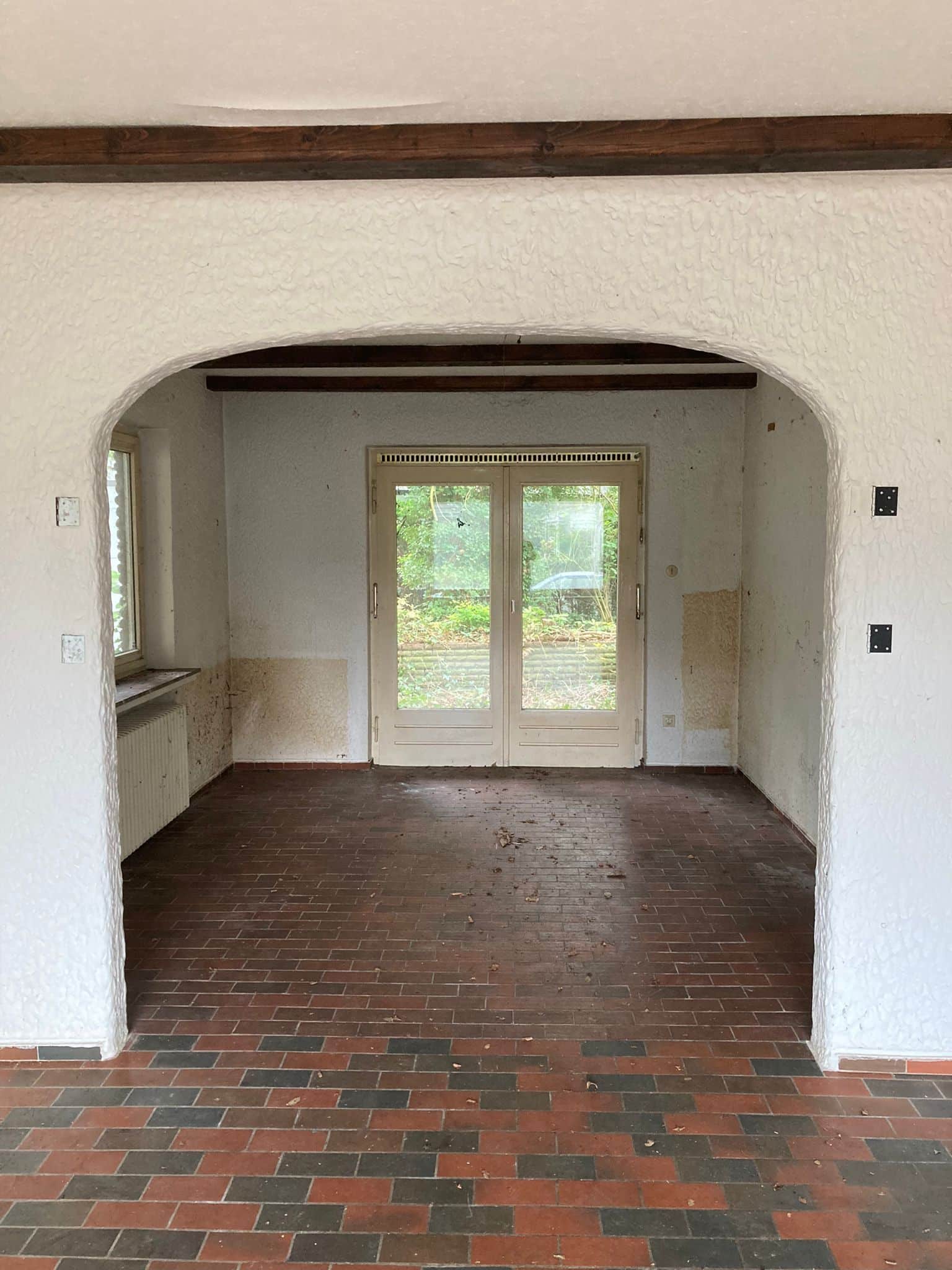 Sanierungsbedürftiges Ein- /Zweifamilienhaus in Top-Lage