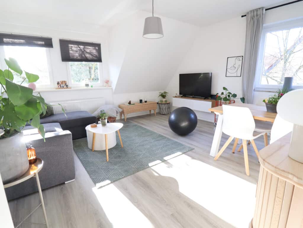 Moderne Dachgeschosswohnung mit 3 Zimmern in Osnabrück zu vermieten!