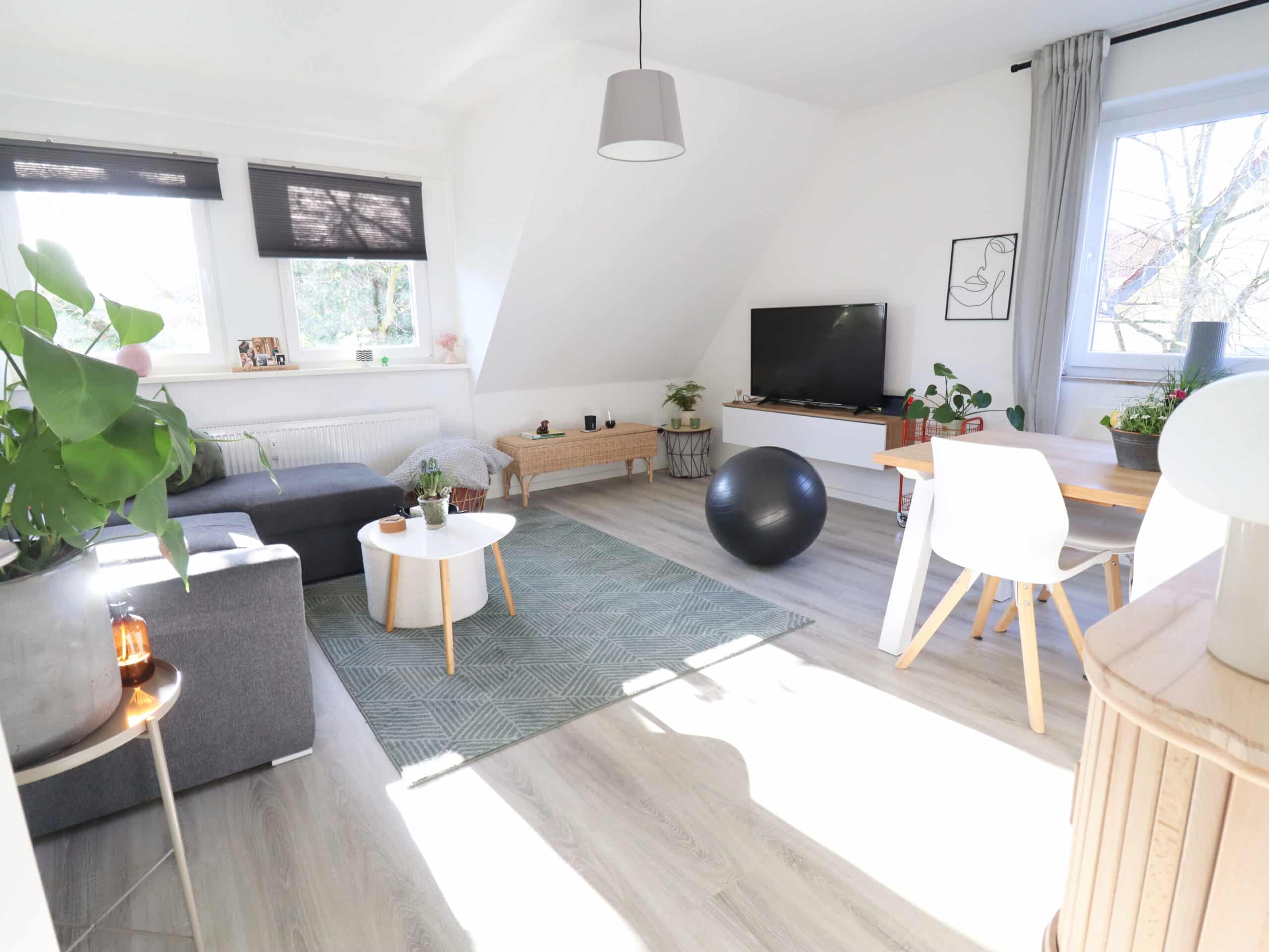 Moderne Dachgeschosswohnung mit 3 Zimmern in Osnabrück zu vermieten!