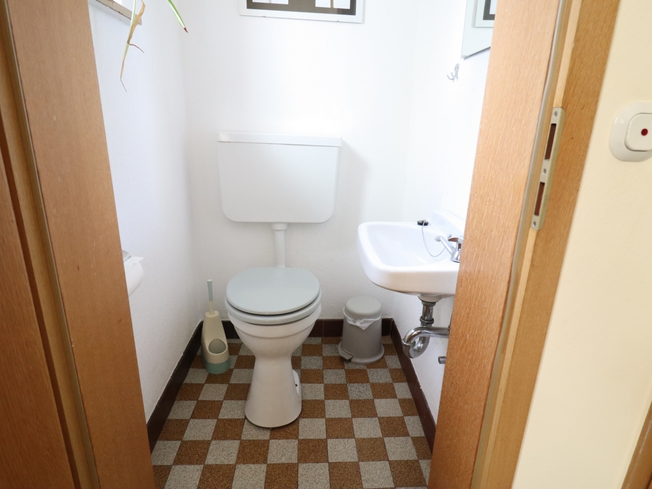 Gäste-WC EG